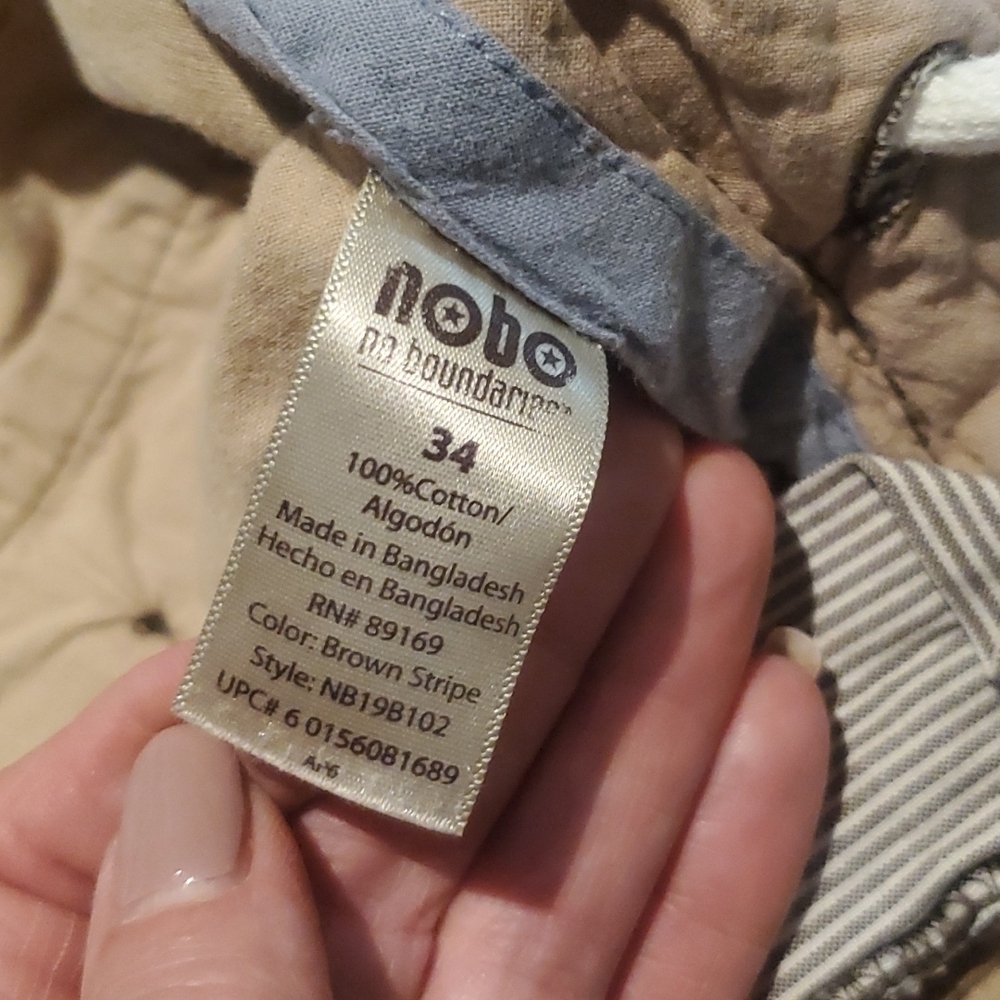 Victory* Shorts - Picture 7 of 7